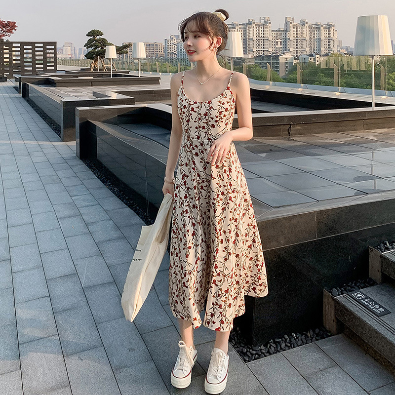 碎花吊带连衣裙女收腰显瘦夏天小清新2024新款长裙外贸女 装批发
