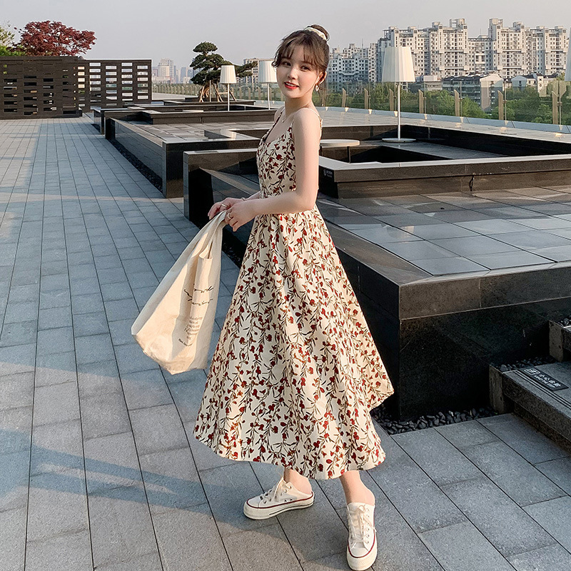 碎花吊带连衣裙女收腰显瘦夏天小清新2024新款长裙外贸女 装批发