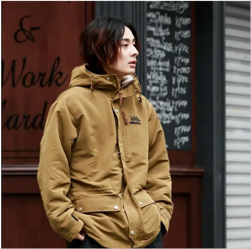 Java 3Way Mountain Parka 🧥✨ Mountain Parka 依然係今個秋冬嘅必買之選 😍 有買過朋友仔都知 3Way Parka 有幾實用，而家都就快到秋天喇，買定放係屋企等轉季時就有靚外套着 🥰